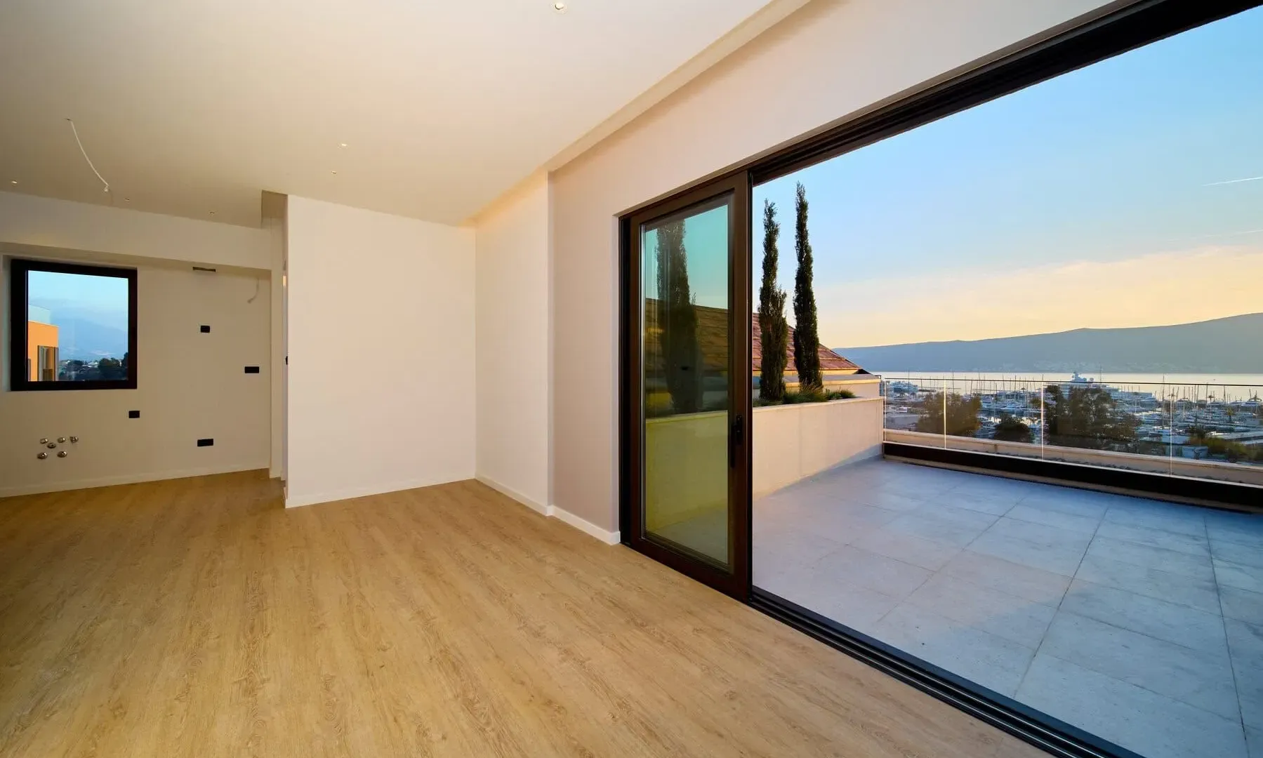 Prodaja, dvosoban stan, 81m², Porto Montenegro, Tivat