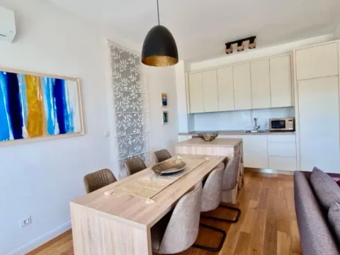 Rent, three bedroom apartment, 100m², City Kvart, Podgorica - image 7