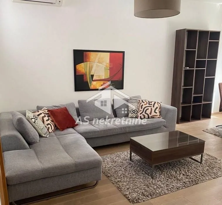 Rent, three bedroom apartment, 64m², Kalenić Pijaca, Vračar Sve Podlokacije