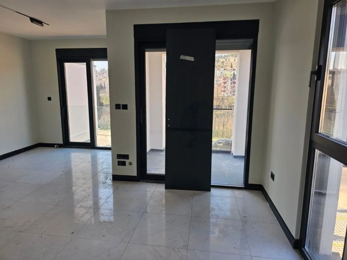 Prodaja, dvosoban stan, 71m², Vezirov Most, Podgorica