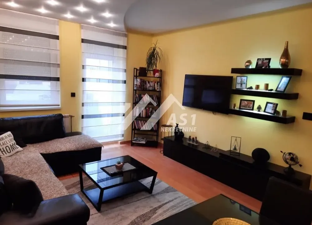 Izdavanje, dvosoban stan, 50m², Nova Detelinara, Novi Sad Sve Podlokacije