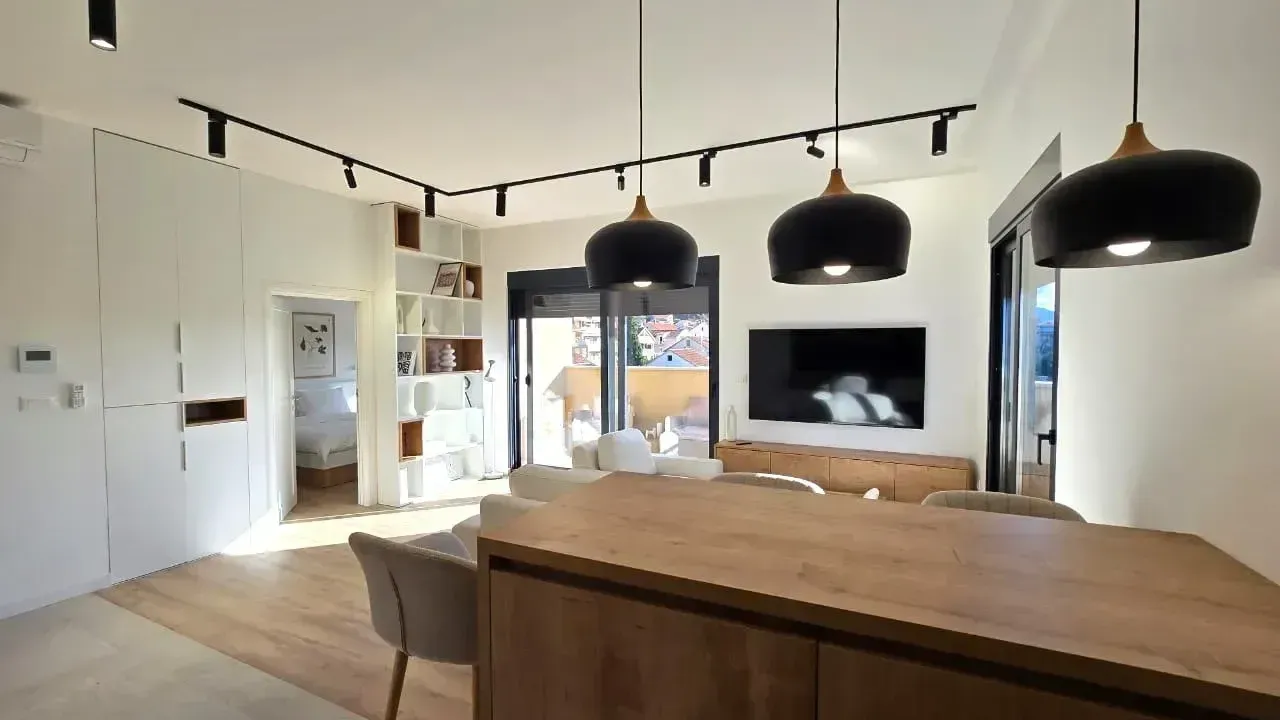 Rent, apartment, 55m², Tivat, Crna Gora