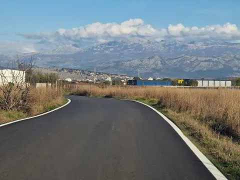 Sale, land lot, 2705m², Donja Gorica, Podgorica - image 3