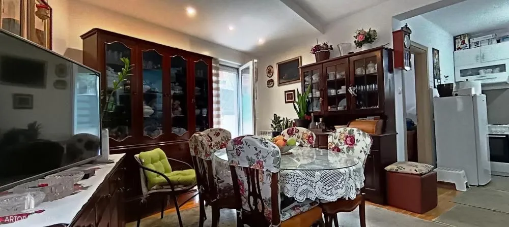 Prodaja, trosoban stan, 53m², Zvezdara Sve Podlokacije, Beograd