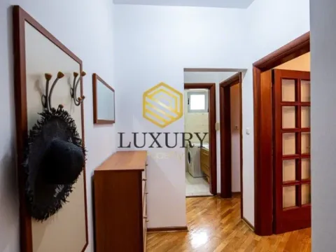 Izdavanje, jednosoban stan, 67m², Centar, Budva - image 11