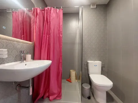 Izdavanje, dvosoban stan, 85m², Dobrota, Kotor - image 12