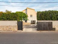 Rent, house, 250m², Zagorič, Podgorica - image 1