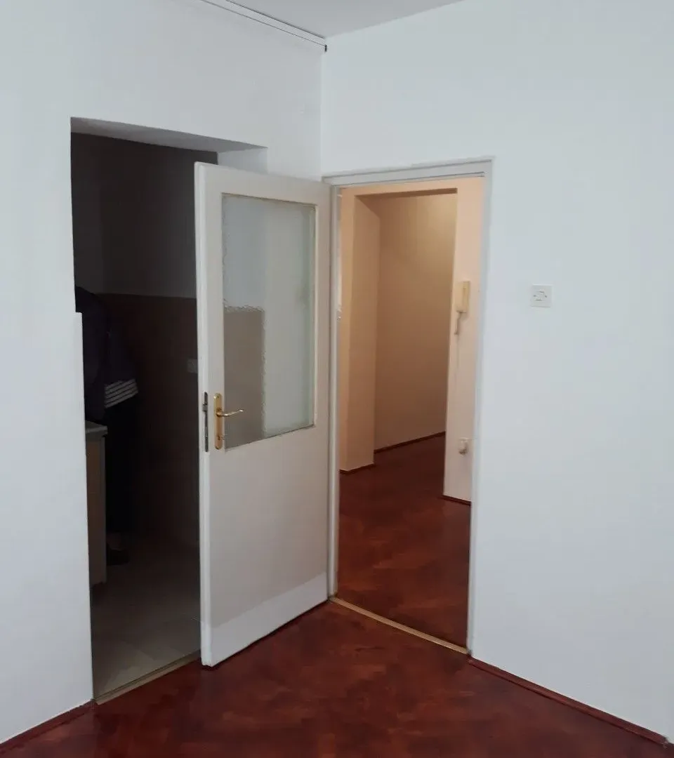 Rent, office space, 44m², Centar, Podgorica