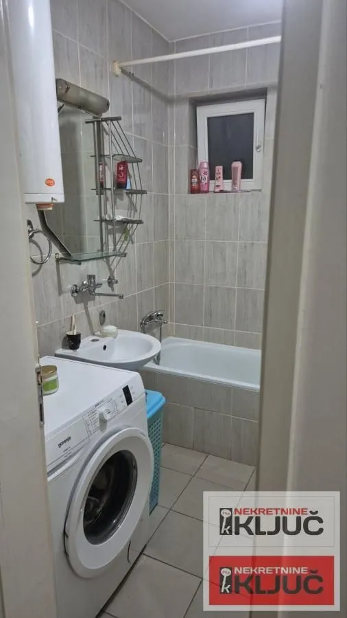 Prodaja, trosoban stan, 78m², Bulevar Oslobodjenja, Novi Sad Sve Podlokacije