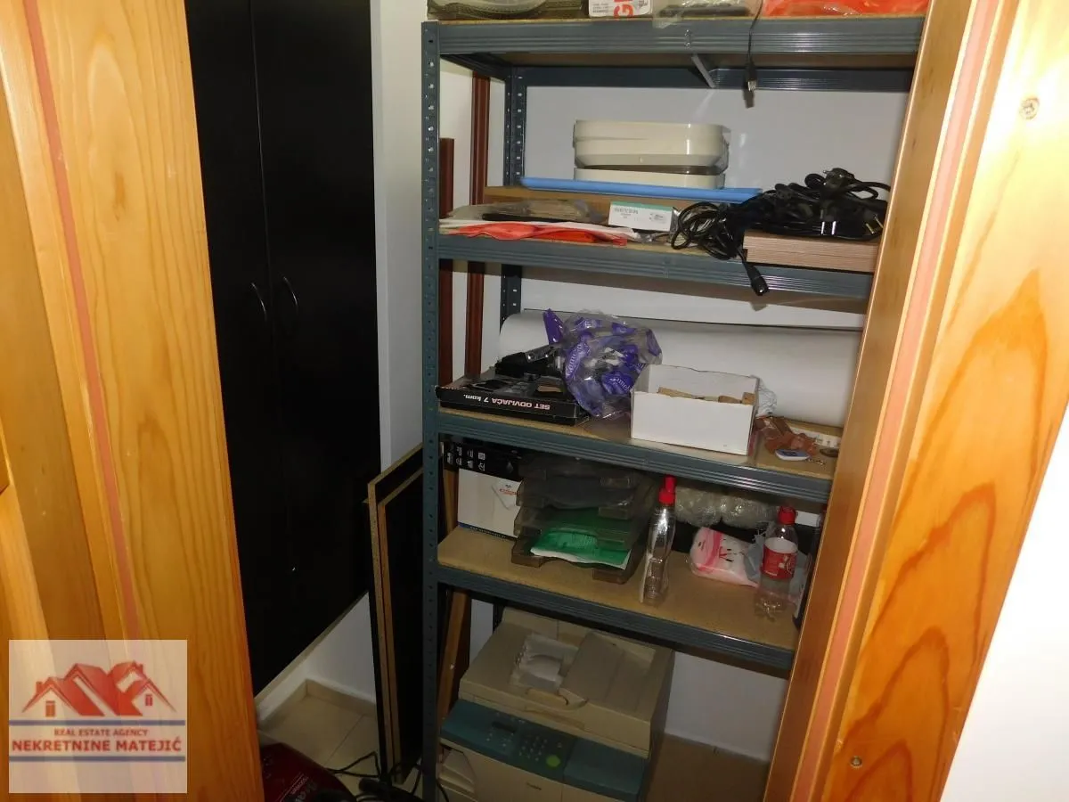 Rent, office space, 74m², Centar, Kragujevac