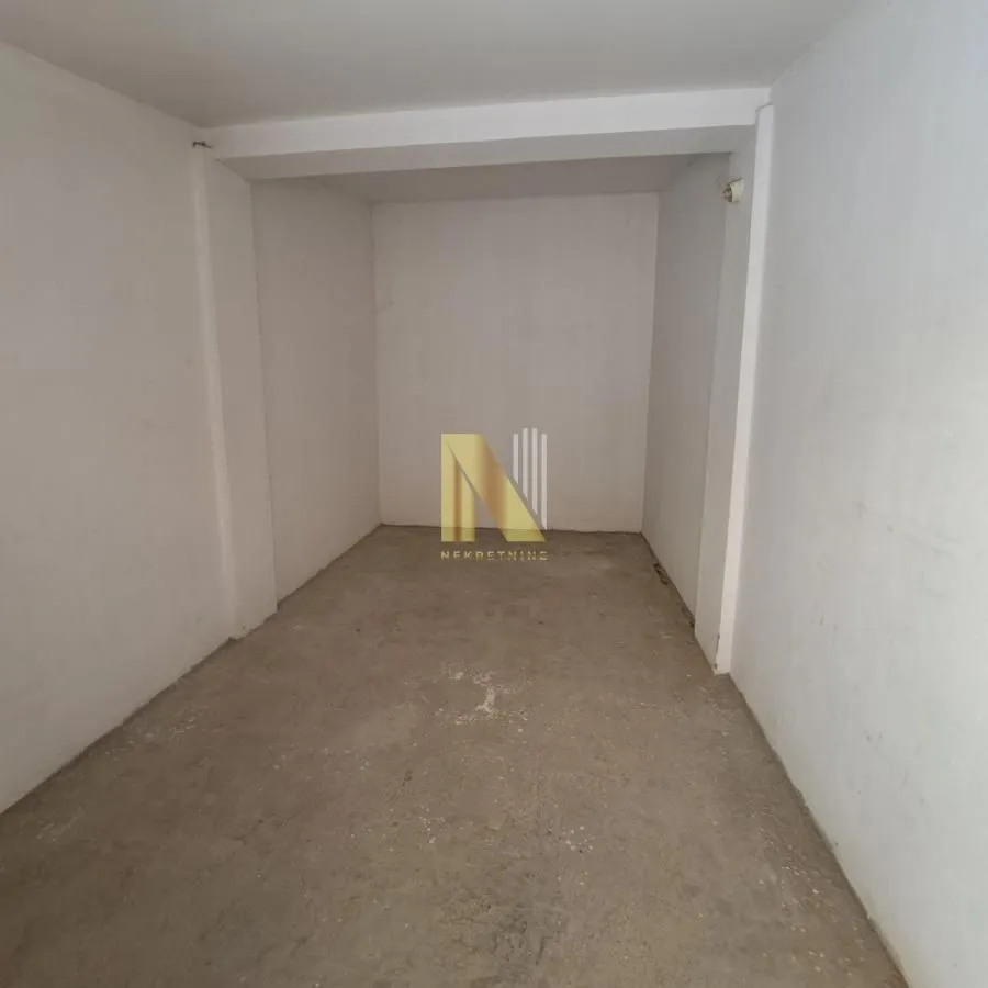 Rent, parking/garage, 11m², Socijalno, Novi Sad Sve Podlokacije