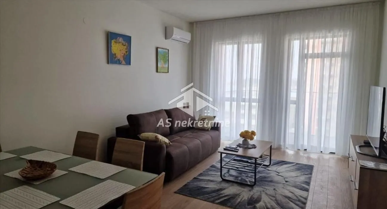 Izdavanje, četvorosoban stan, 112m², Savski Venac, Beograd