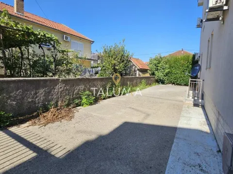 Izdavanje, trosoban stan, 80m², Dalmatinska ulica, Podgorica - image 12