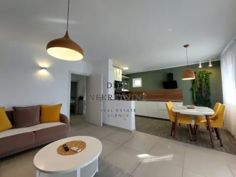 Izdavanje, dvosoban stan, 70m², Dobrota, Kotor - image 15