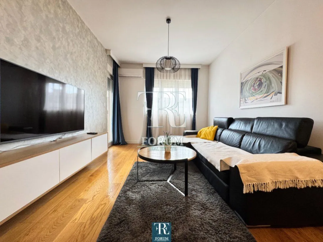 Izdavanje, jednosoban stan, 50m², Central Point, Podgorica