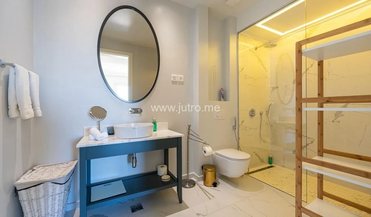 Prodaja, trosoban stan, 190m², Luštica Bay, Tivat