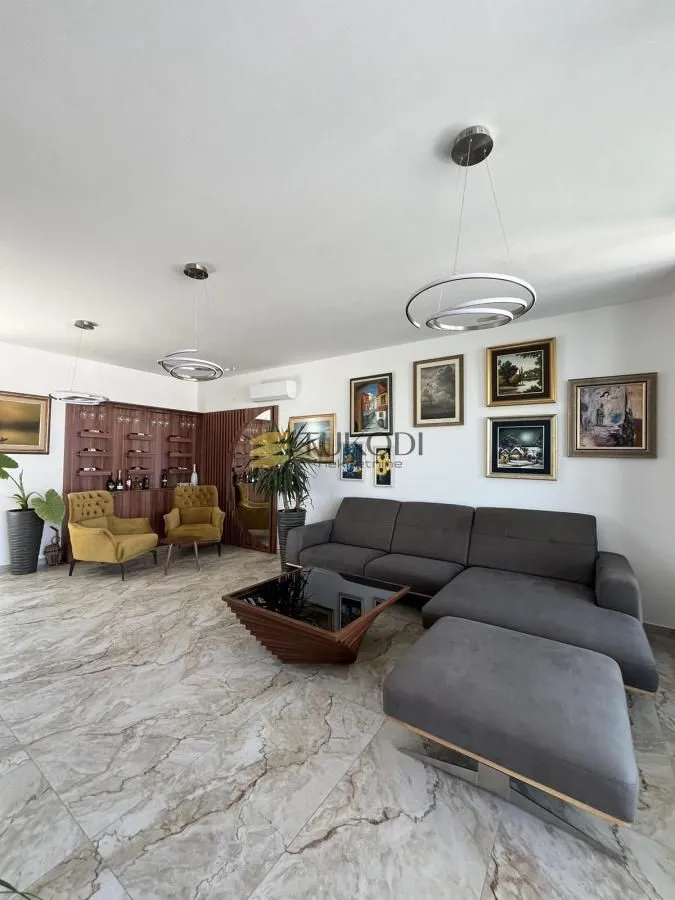 Prodaja, stan, 145m², Sremska Kamenica, Petrovaradin