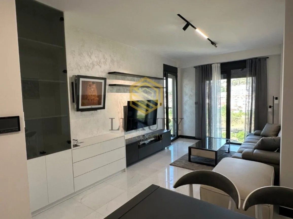 Prodaja, jednosoban stan, 47m², Centar, Podgorica