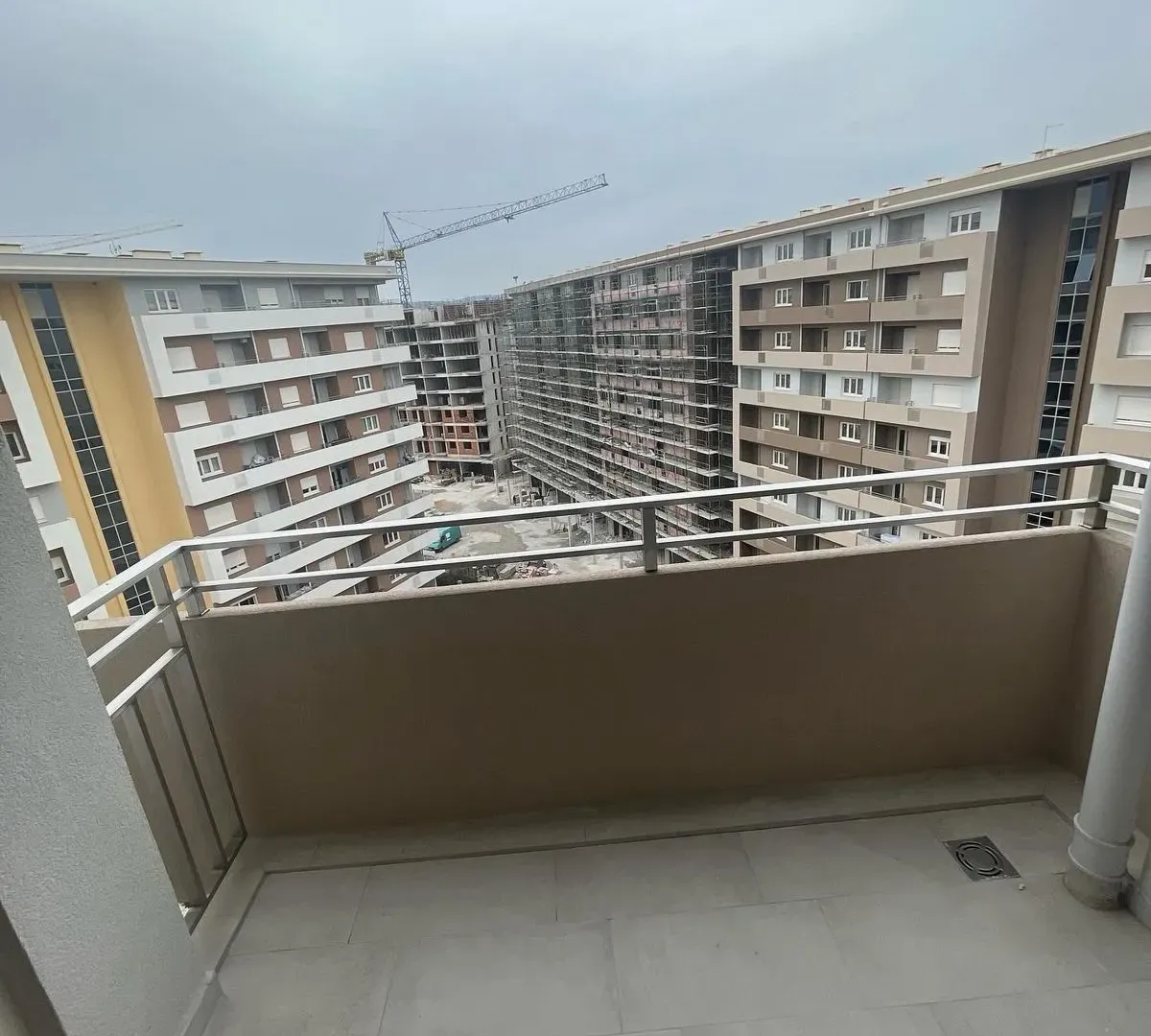 Izdavanje, trosoban stan, 97m², Central Point, Podgorica