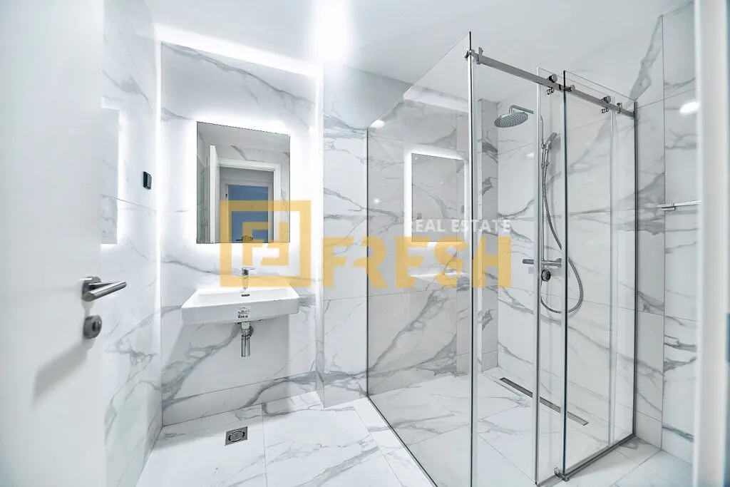 Prodaja, dvosoban stan, 69m², Krivi Most, Podgorica