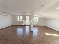 Izdavanje, četvorosoban stan, 122m², Sajam, Novi Sad Sve Podlokacije - image 1