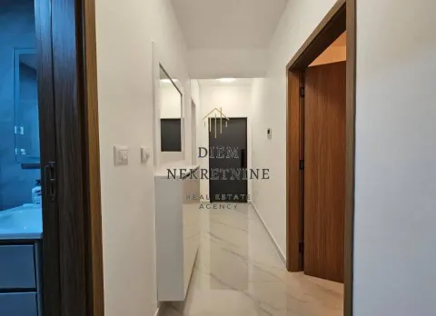 Rent, one bedroom apartment, 50m², Šušanj, Bar - image 7