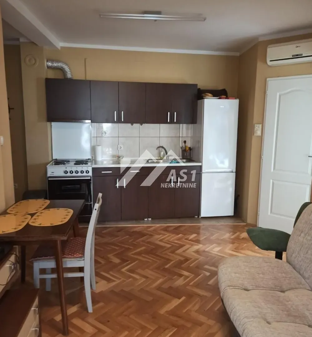 Izdavanje, jednosoban stan, 42m², Grbavica, Novi Sad Sve Podlokacije