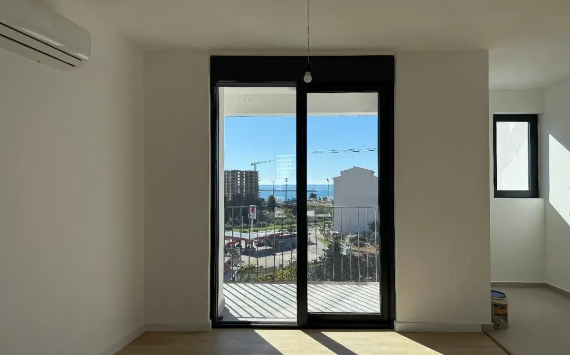 Prodaja, trosoban stan, 73m², Ilino, Bar