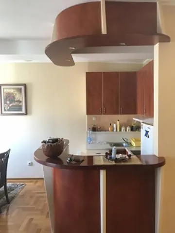 Izdavanje, trosoban stan, 76m², Južni Bulevar, Vračar Sve Podlokacije