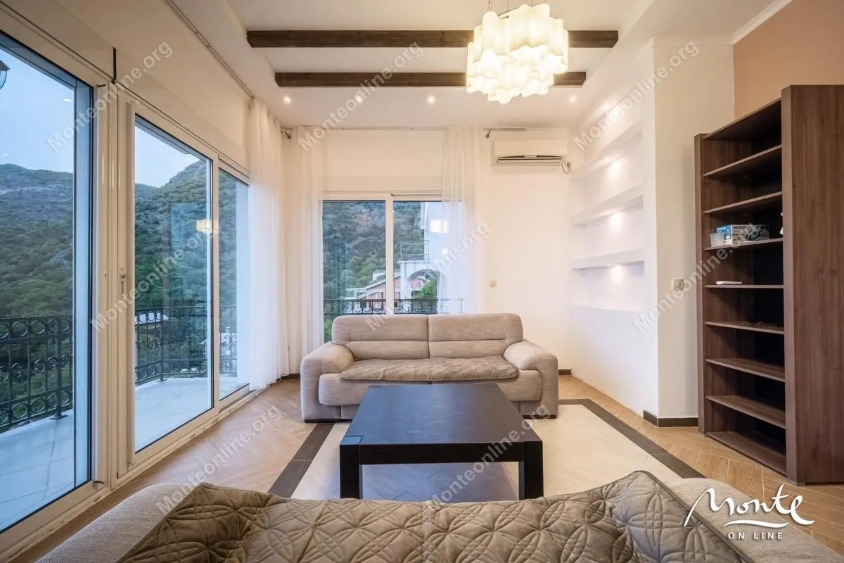 Sale, house, 103m², Risan, Kotor