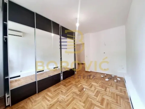 Izdavanje, četvorosoban stan, 65m², Novi Beograd Blok 21, Novi Beograd Sve Podlokacije - image 9