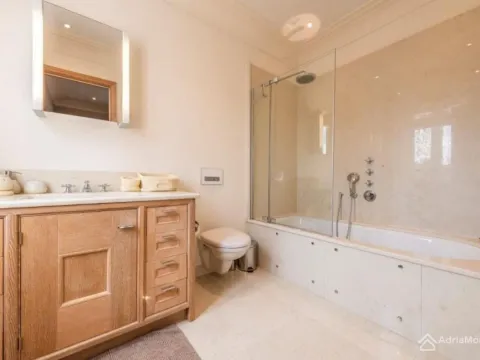 Sale, four bedroom apartment, 258m², Porto Montenegro, Tivat - image 10