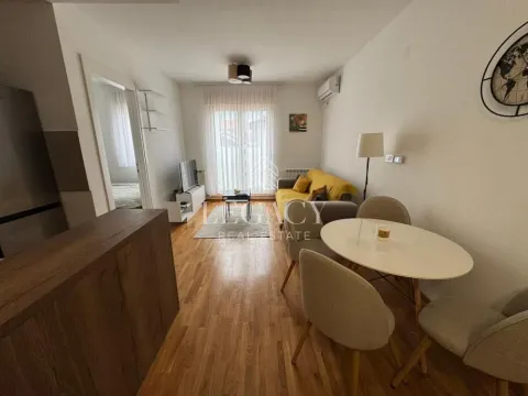 Rent, one bedroom apartment, 34m², Zeleno Brdo, Zvezdara Sve Podlokacije - image 2