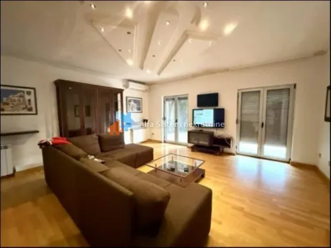 Rent, house, 200m², Surčin, Beograd - image 4