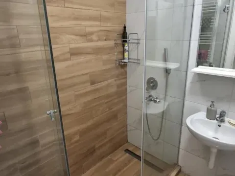 Izdavanje, trosoban stan, 70m², Sajmište, Novi Sad - image 14