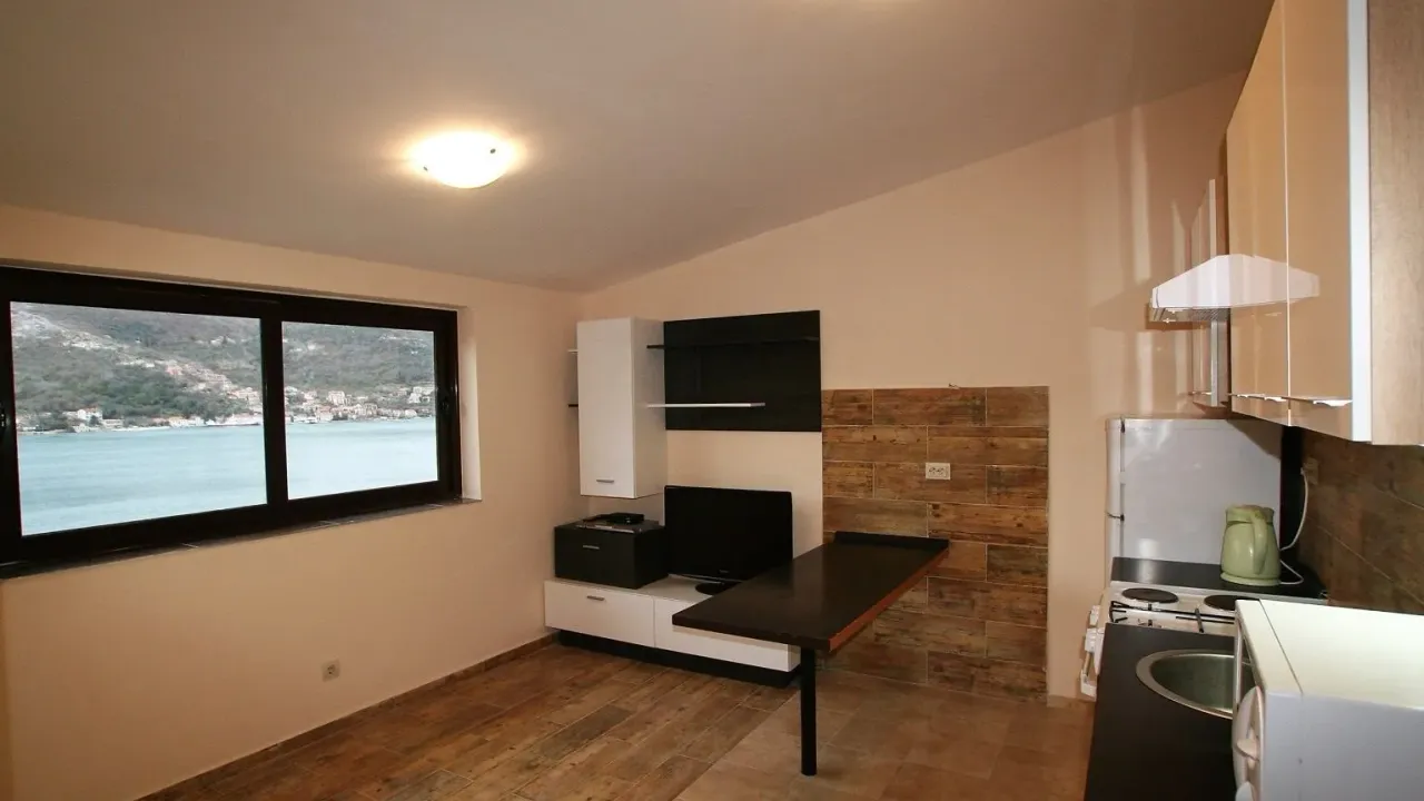 Prodaja, kuća, 210m², Tivat, Crna Gora