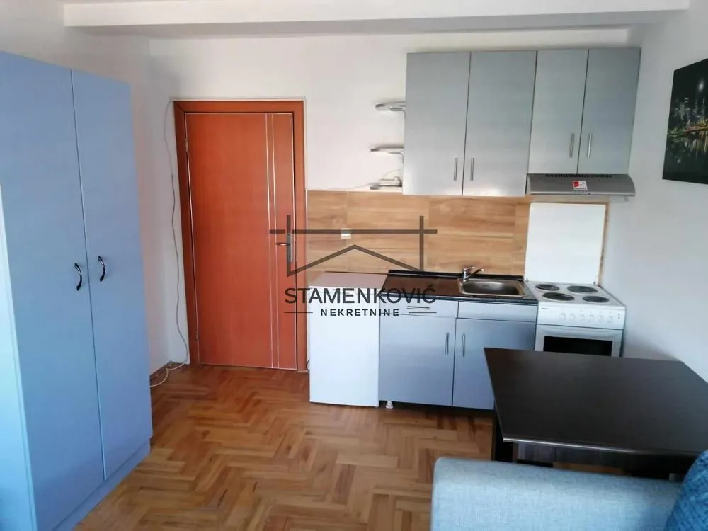 Prodaja, stan, 22m², Bulevar patrijarha Pavla, Novi Sad Sve Podlokacije