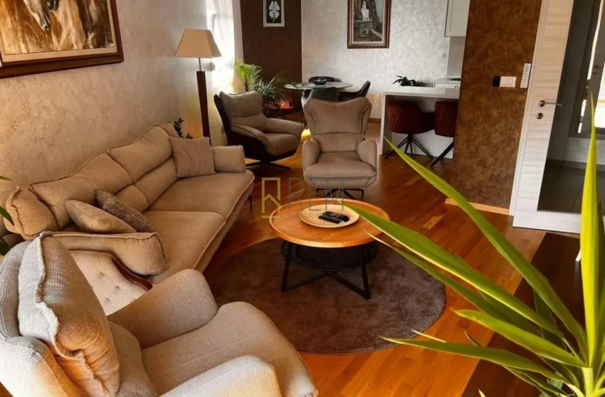 Prodaja, dvosoban stan, 91m², Ljubović, Podgorica