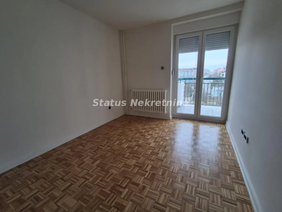 Prodaja, dvosoban stan, 55m², Cara Dušana, Novi Sad Sve Podlokacije