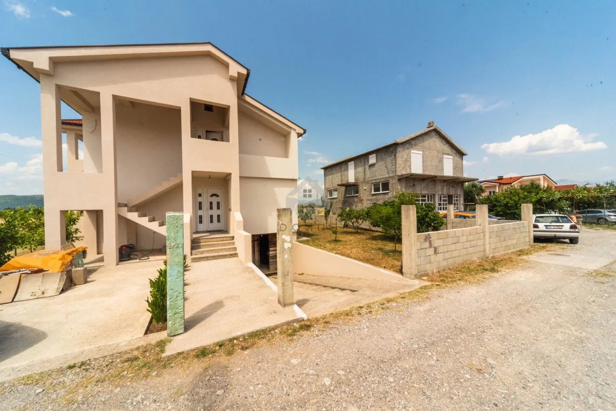 Izdavanje, trosoban stan, 100m², Donja Gorica, Podgorica