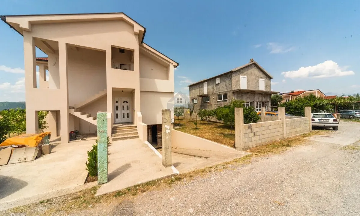 Izdavanje, trosoban stan, 100m², Donja Gorica, Podgorica