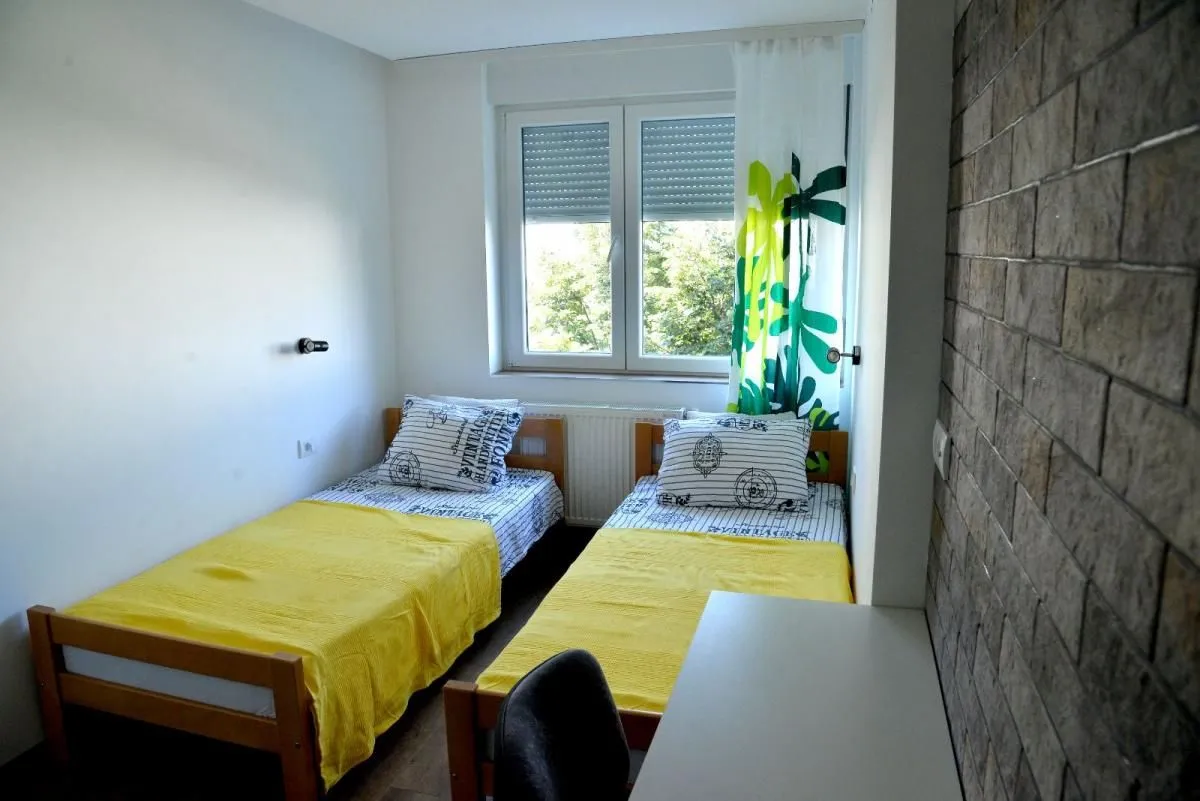 Izdavanje, trosoban stan, 61m², Centar, Niš