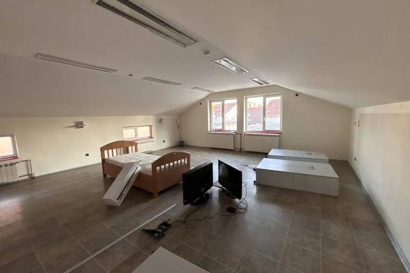 Rent, office space, 360m², Zemun Meandri, Zemun Sve Podlokacije