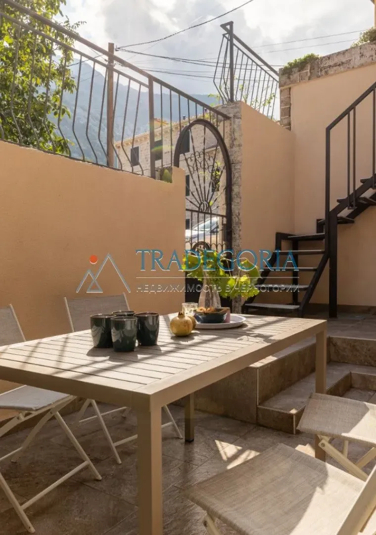 Prodaja, kuća, 170m², Škaljari, Kotor