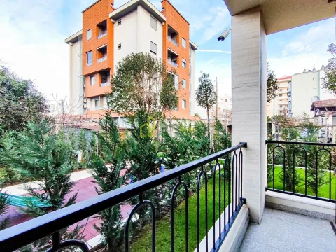 Izdavanje, trosoban stan, 140m², Centar, Podgorica - image 15