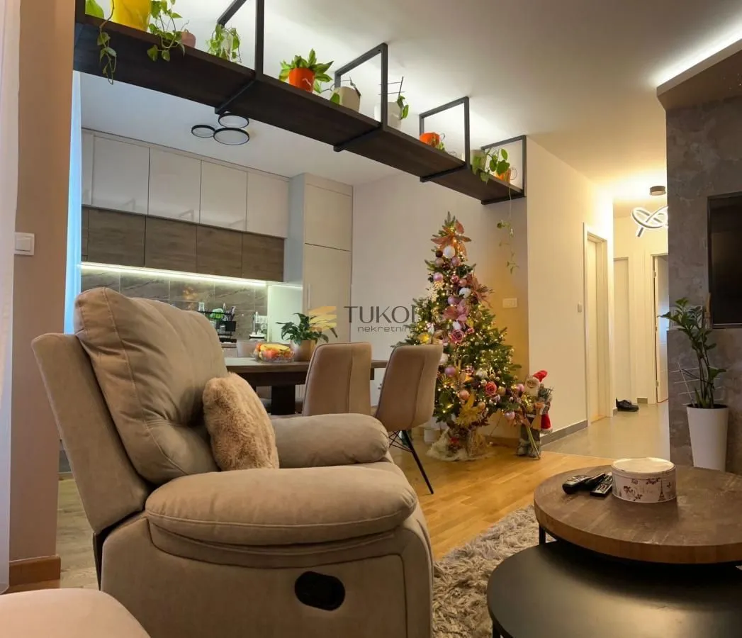 Prodaja, trosoban stan, 58m², Sremska Kamenica, Petrovaradin