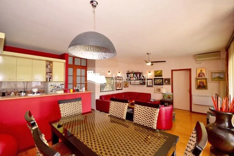Prodaja, trosoban stan, 95m², Topla, Herceg Novi