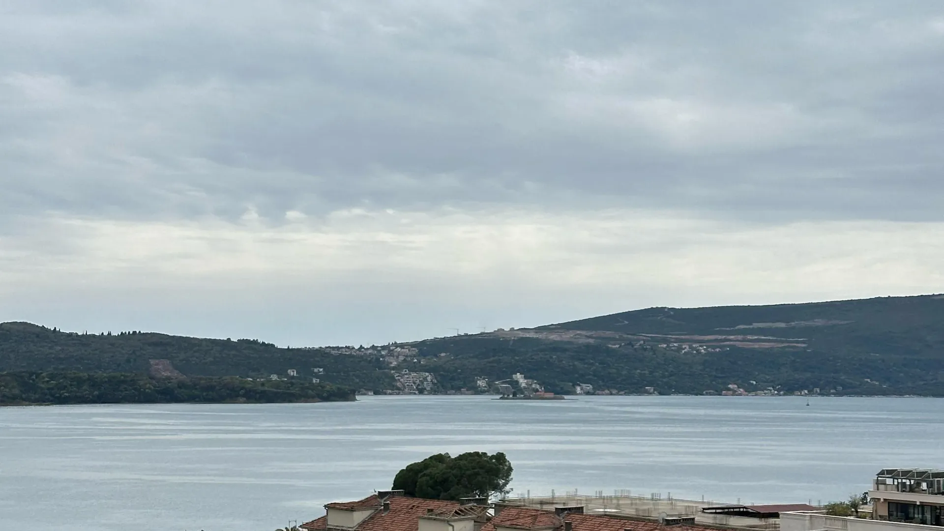 Prodaja, dvosoban stan, 67m², Centar, Tivat