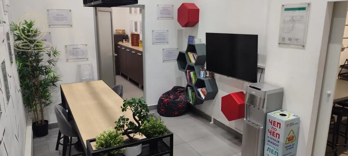 Sale, office space, 274m², Grbavica, Novi Sad Sve Podlokacije