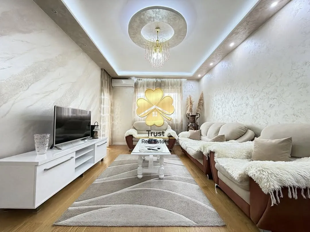 Izdavanje, jednosoban stan, 50m², Central Point, Podgorica